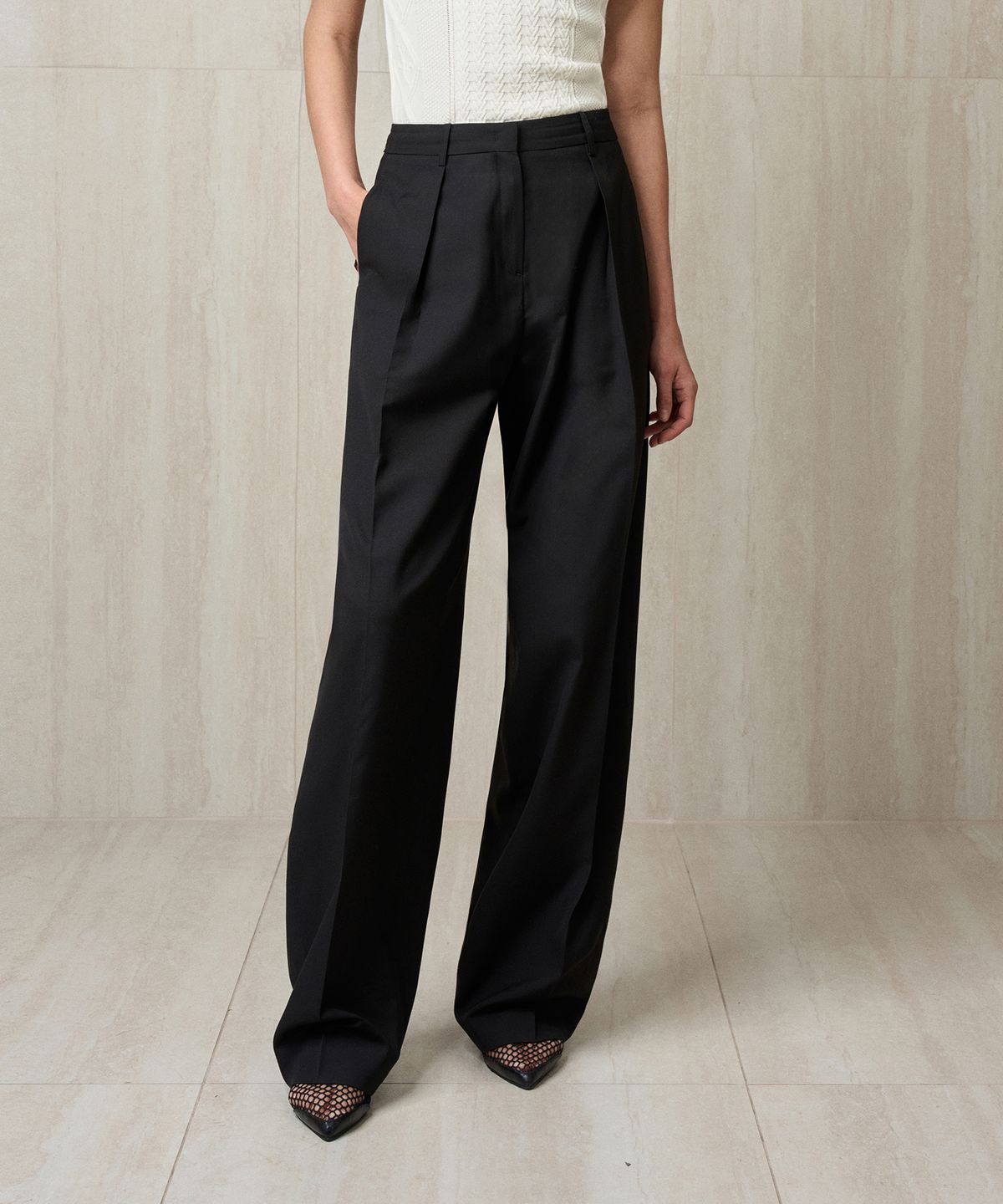 리이(RE RHEE) PINTUCKED BALLOON TROUSERS BLACK