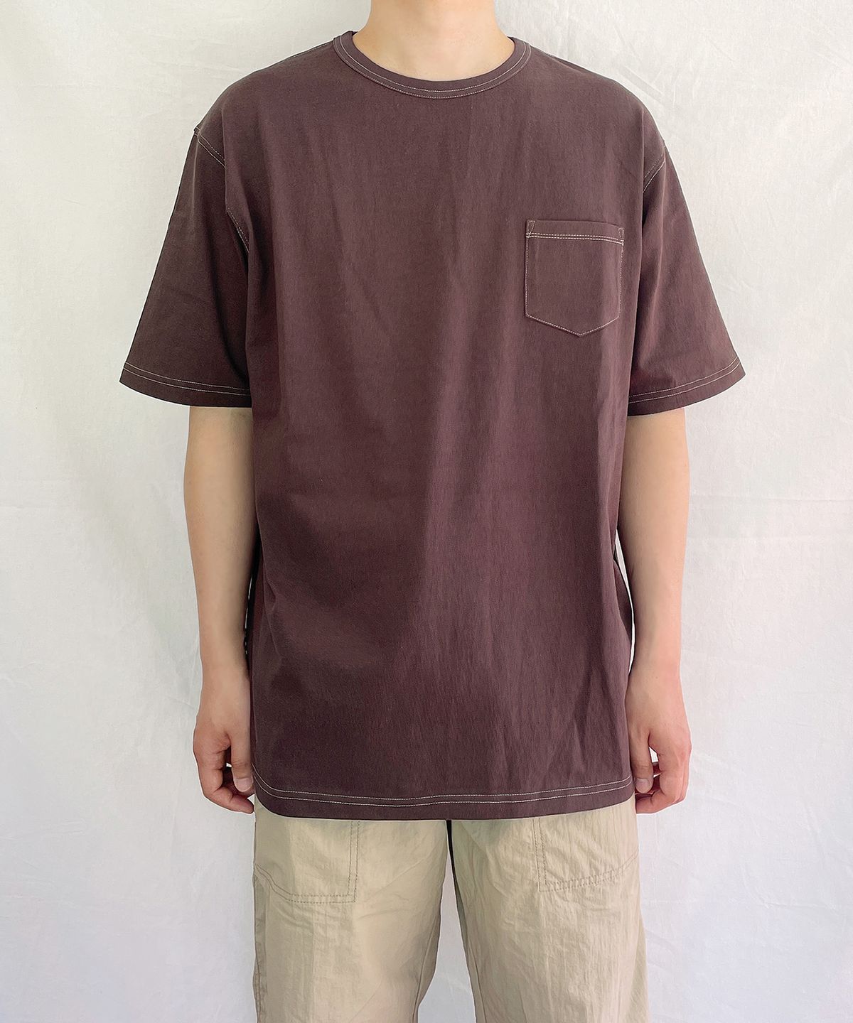 유니드가먼츠(YOUNEEDGARMENTS) 클래식 포켓 S/S 티셔츠 (브라운)