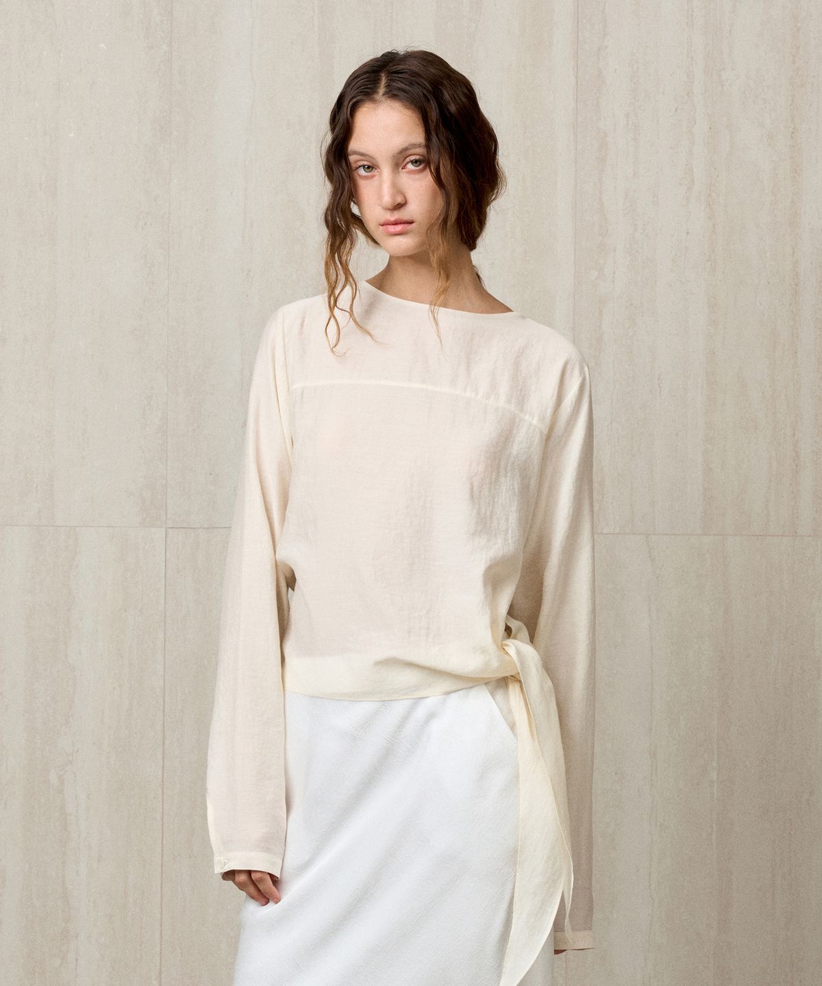 리이(RE RHEE) SIDE TIE BLOUSE PEARL