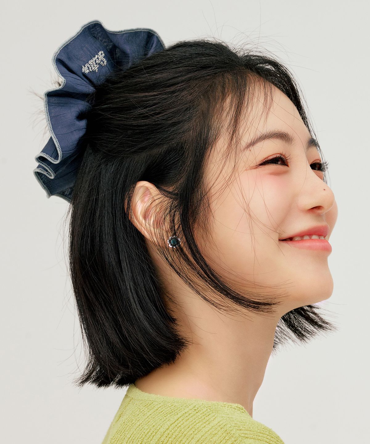 세터(SATUR) (W) 링클 컬러 블록 스크런치 차콜