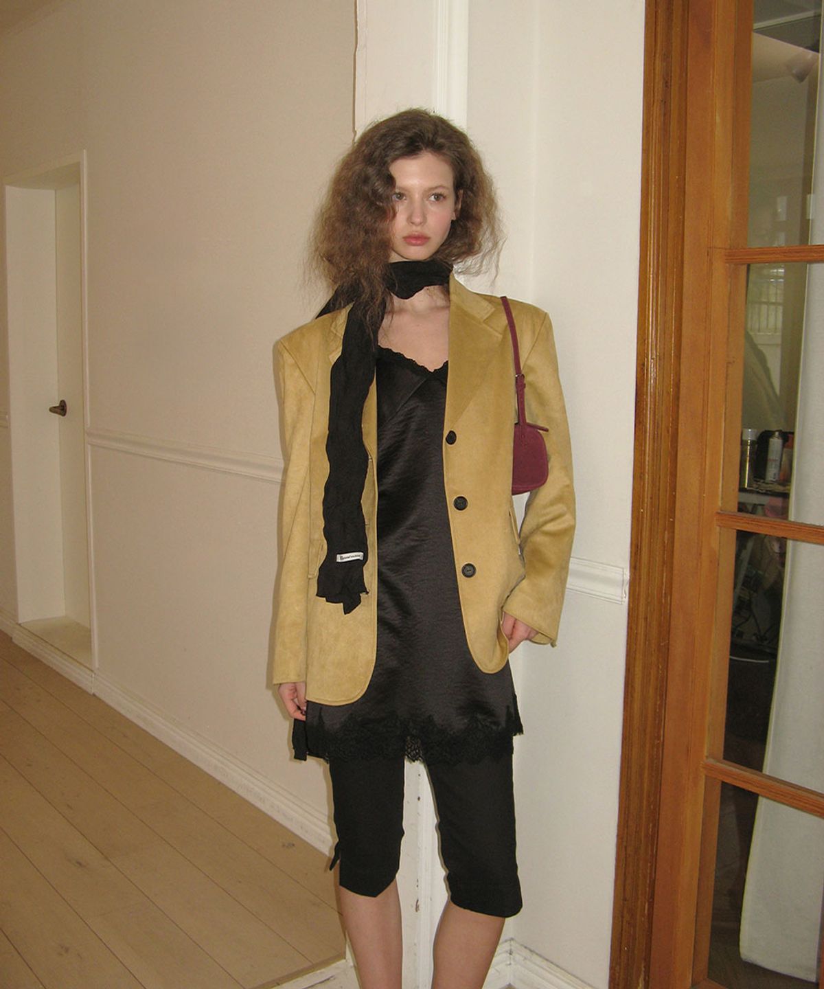 어패럴아카이브(APPAREL ARCHIVE) Luna pleated scarf - Black