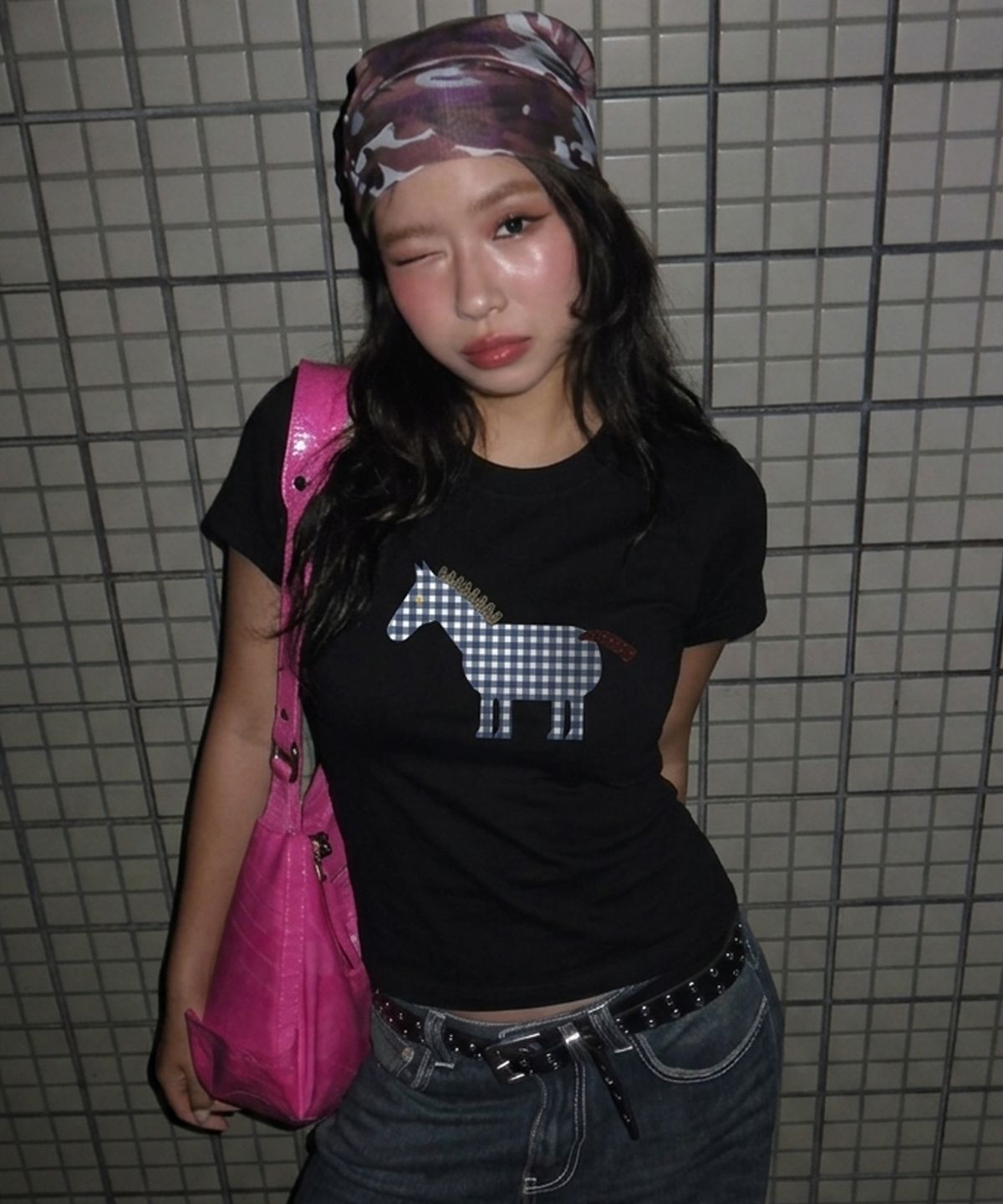 그레이버(GRAVER) [UNISEX]PAPER PONY 슬림 반팔티_BLACK