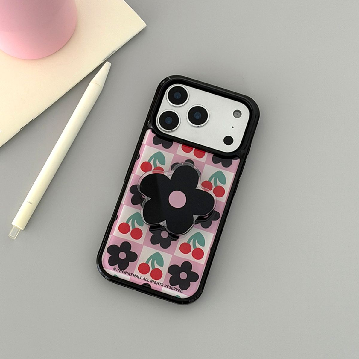 더나인몰(THE NINEMALL) cherry flower checkerboard [블랙 맥세이프 범퍼케이스]