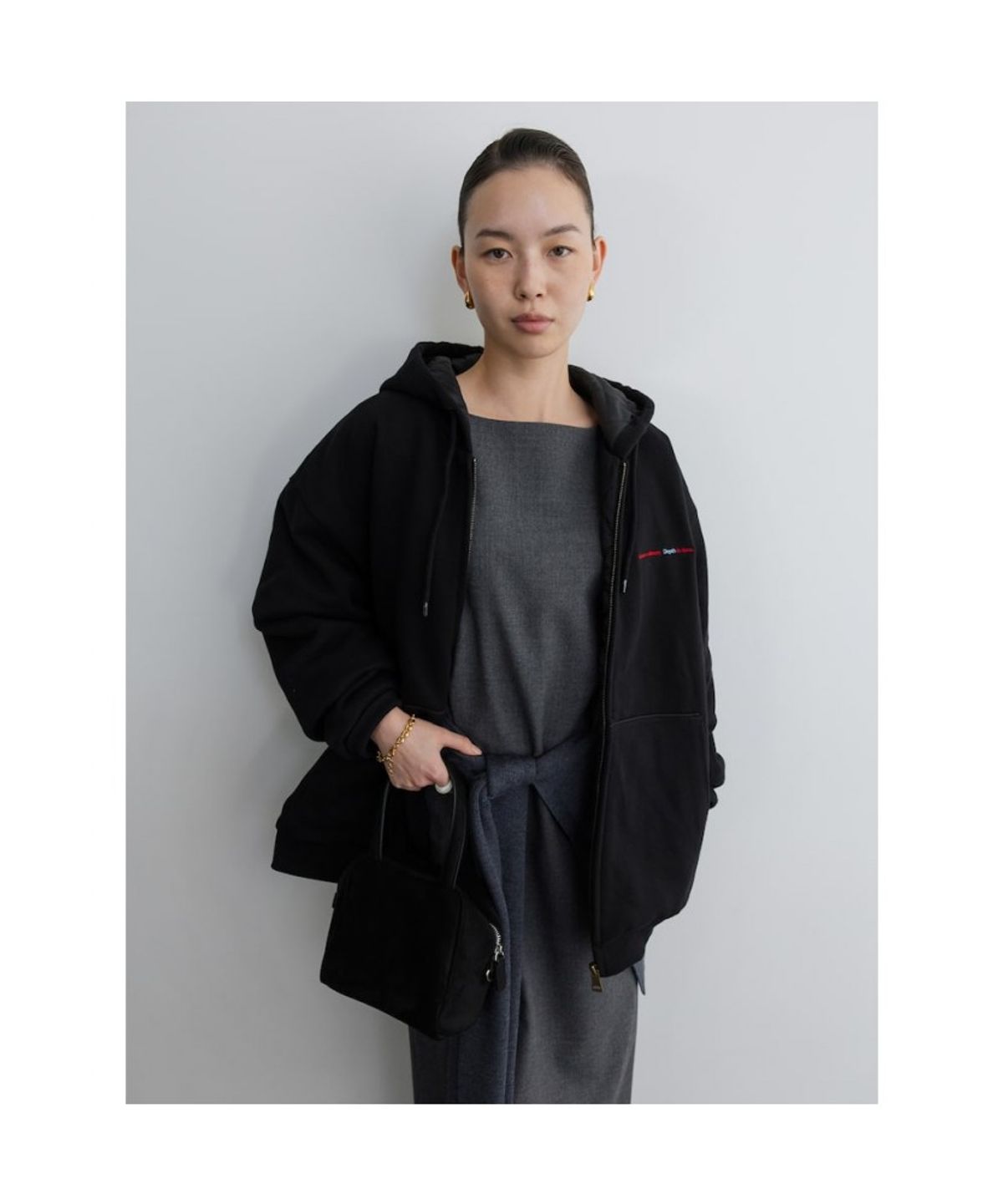 디애퍼처(THE APERTURE) Unisex Boxy Hoodie Jumper  Black (TA5X39A085)
