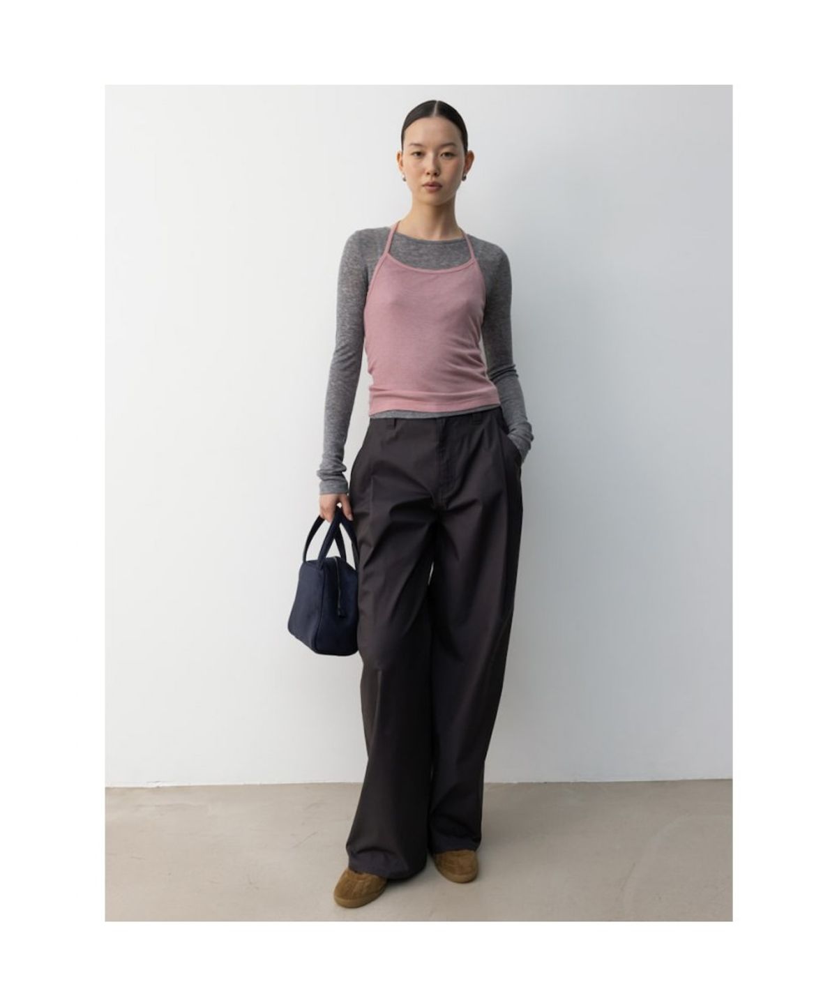 디애퍼처(THE APERTURE) Bennett Tuck Pants  Grey (TA5721A113)