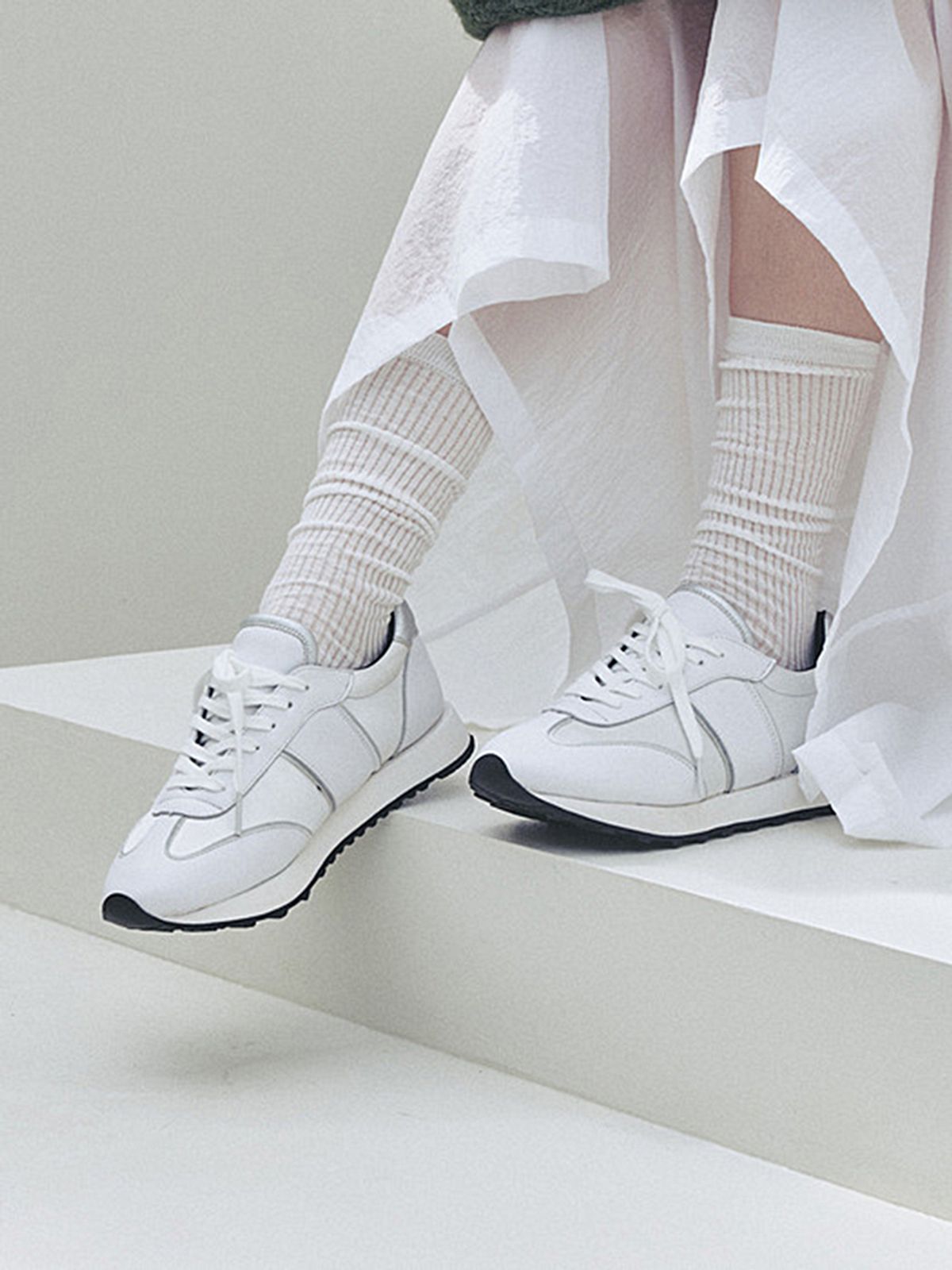 모이지(MOIJI) EO2510 Pureline Runner(2color)