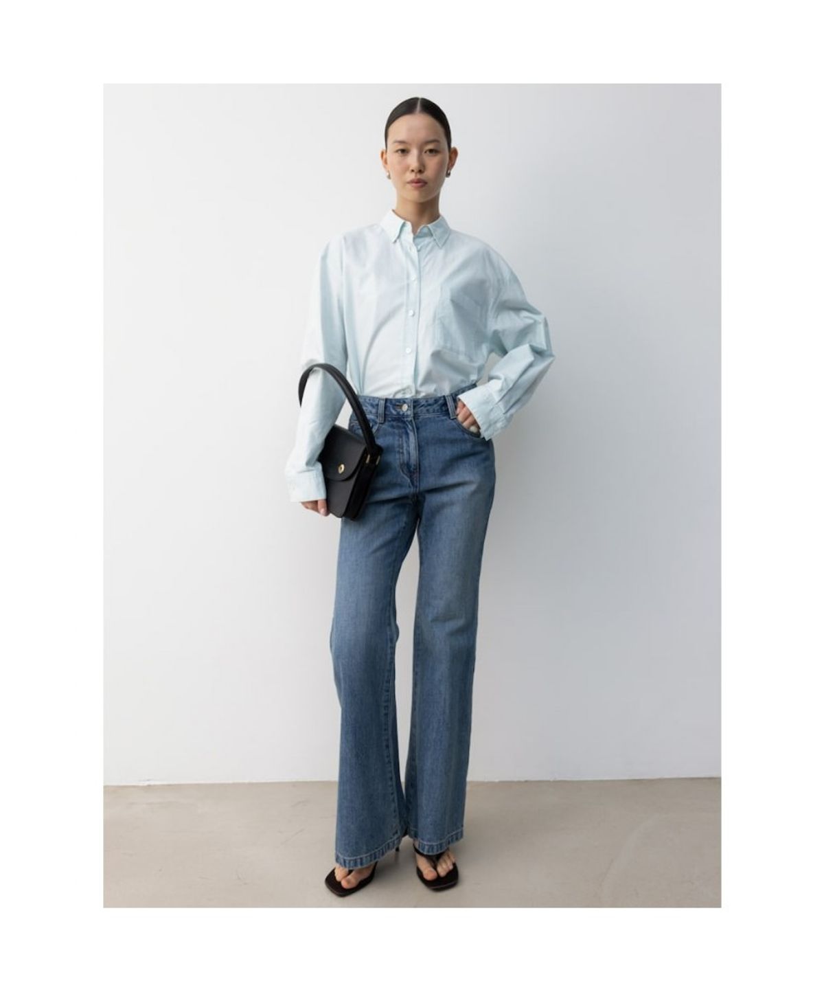 디애퍼처(THE APERTURE) Slim Flare Denim  Blue (TA5721A02P)
