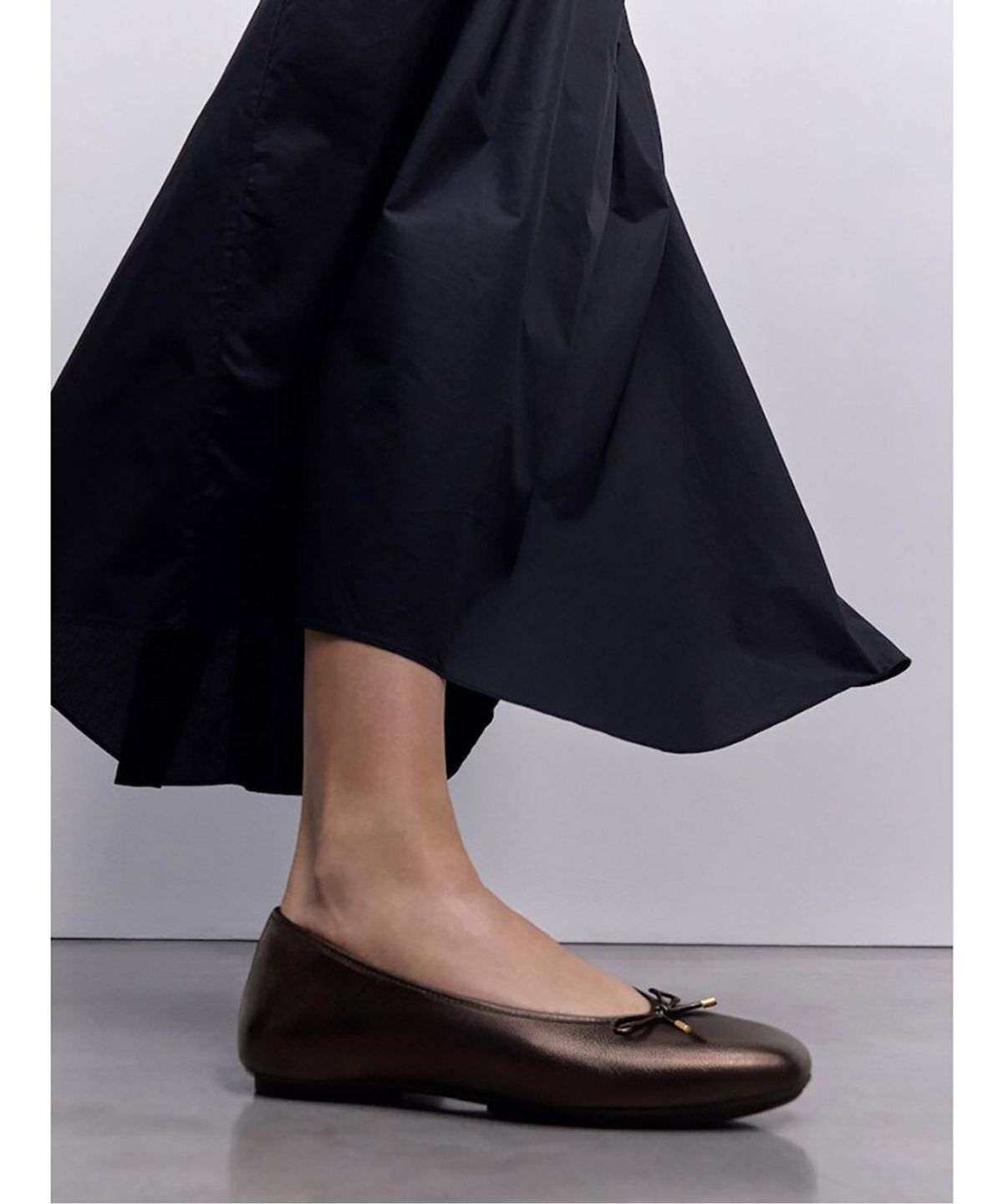 핏플랍(FITFLOP) [델리카토] 여성 리본 소프트 메탈릭 레더 발레리나 플랫슈즈 - 메탈릭 초콜릿 브라운 (FT59K2M11D)