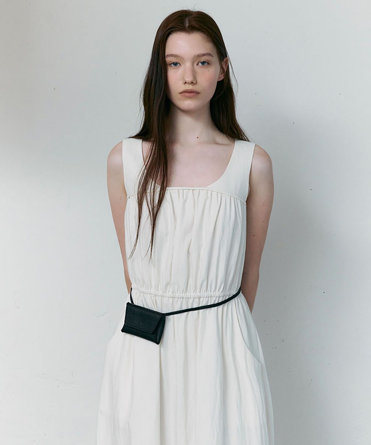 아우브아워(AUBOUR) letter mini bag (black)