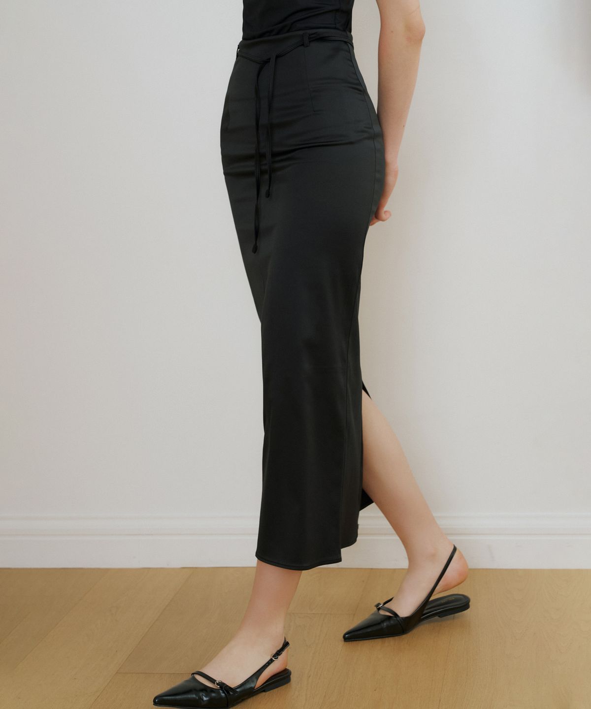 리올그(REORG) CE SATIN STRING SKIRT BLACK