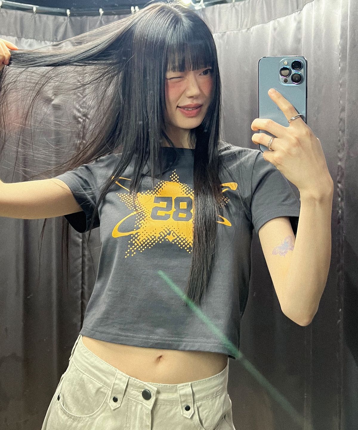 꾸아페(QUAFE) STAR NUMBER 85 CROP T-SHIRT