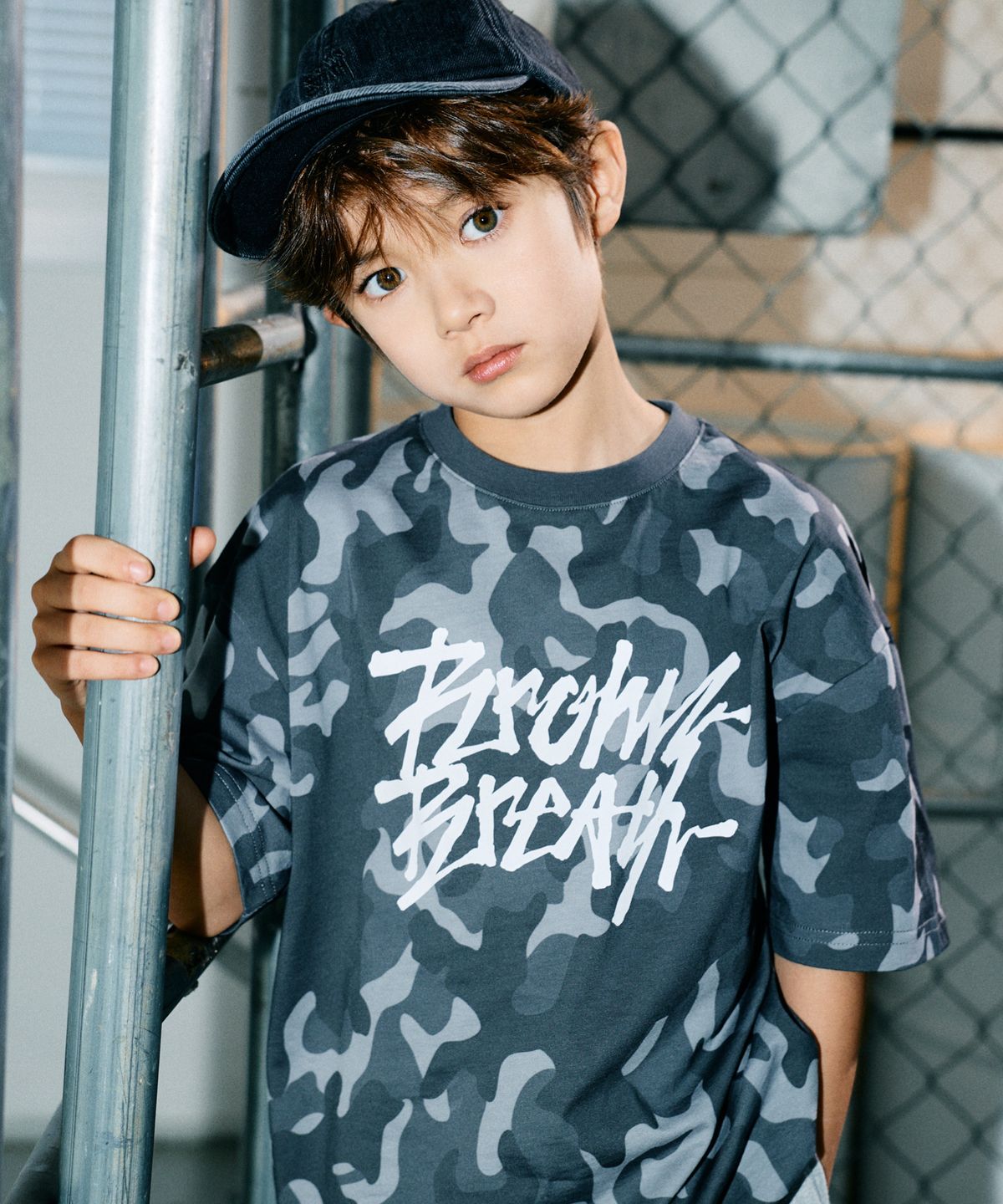 브라운브레스 키즈(BROWNBREATH KIDS) KIDS CAMO TAG TEE - BLACK