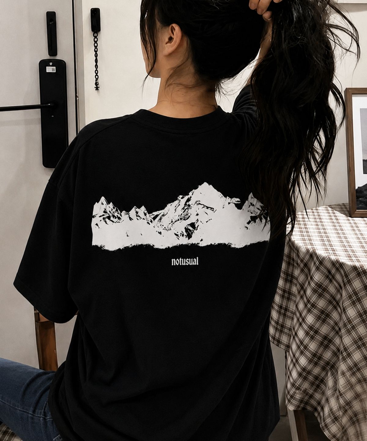 낫유즈얼(NOTUSUAL) 마운틴실루엣 오버핏 반팔티 4color