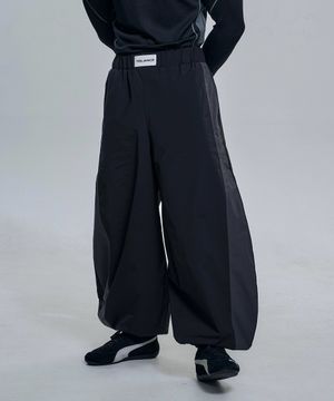 엘리트 와이드 커브드 조거 팬츠 - Black