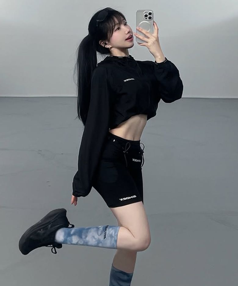 어시스트 경량 패커블 자켓 W (Black)