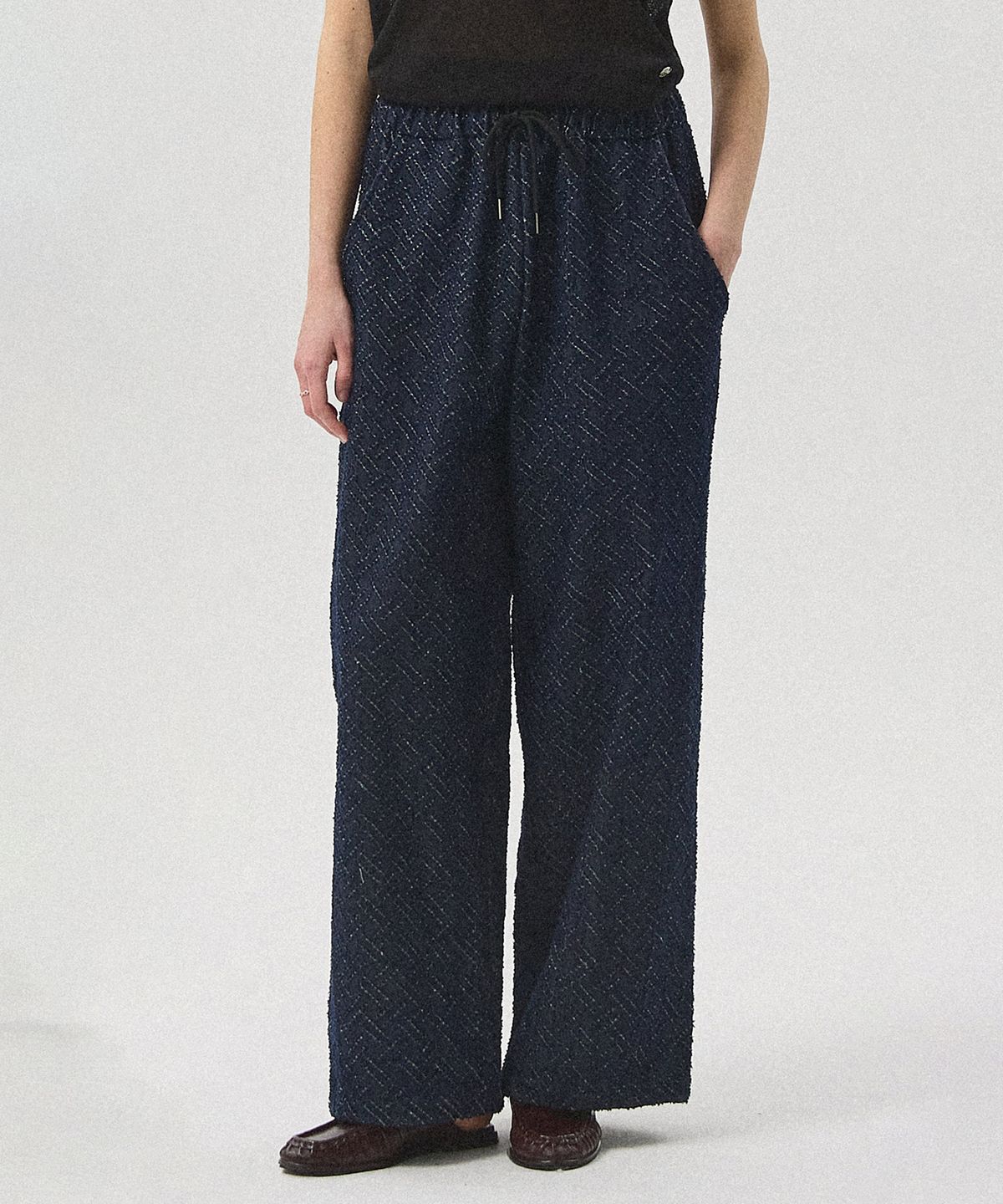 아흐레(AHRE) Weave Textured Denim Wide Drawstring Pants_BLUE