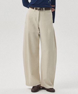 Rex Curved Tuck Slacks_BEIGE