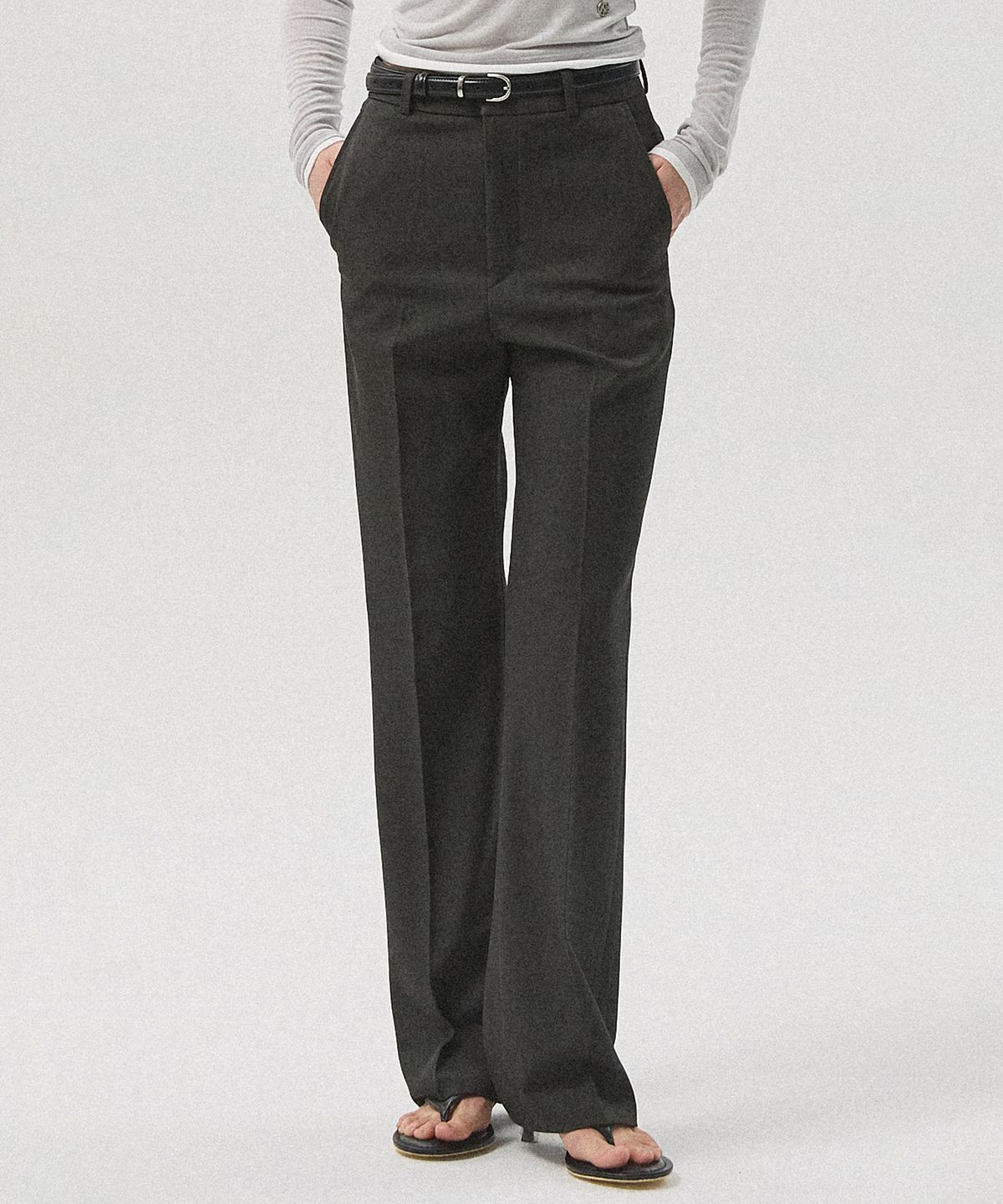 아흐레(AHRE) Urbane Semi Bootcut Slacks_CHARCOAL