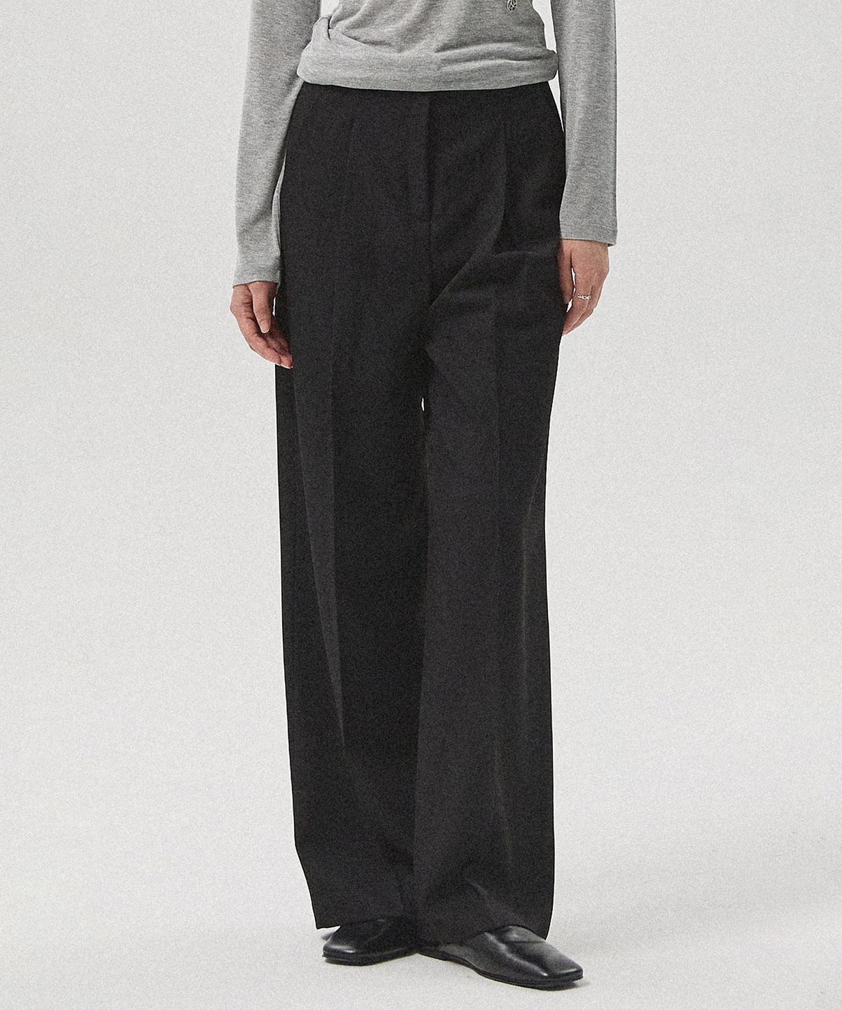 아흐레(AHRE) Frame One-Tuck Wide Slacks_BLACK