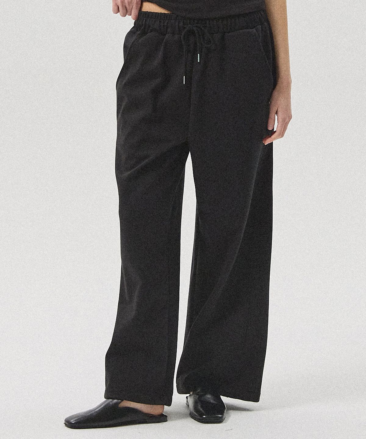 아흐레(AHRE) Aro Oversized Wide Drawstring Sweatpants_BLACK