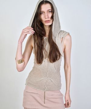OUT IN KNITTED SLEEVELESS DUSTY BEIGE