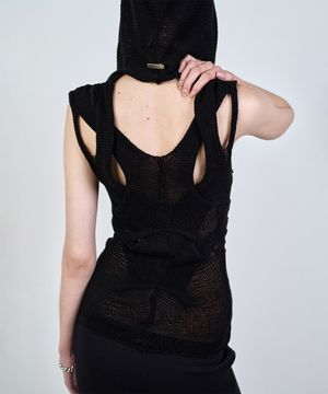 OUT IN KNITTED SLEEVELESS BLACK