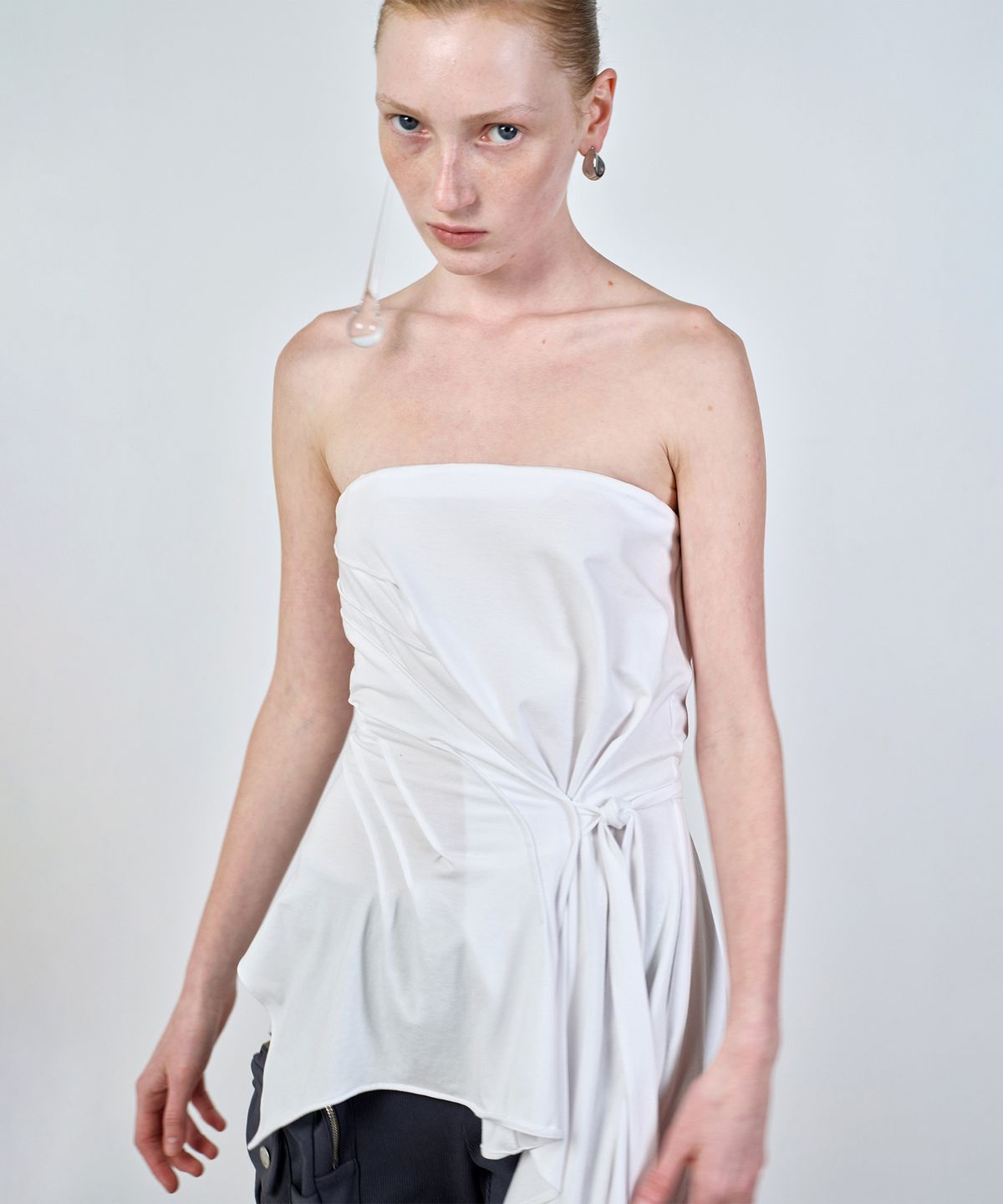 나체(NACHE) INCLINE DRAPING TANK TOP IVORY