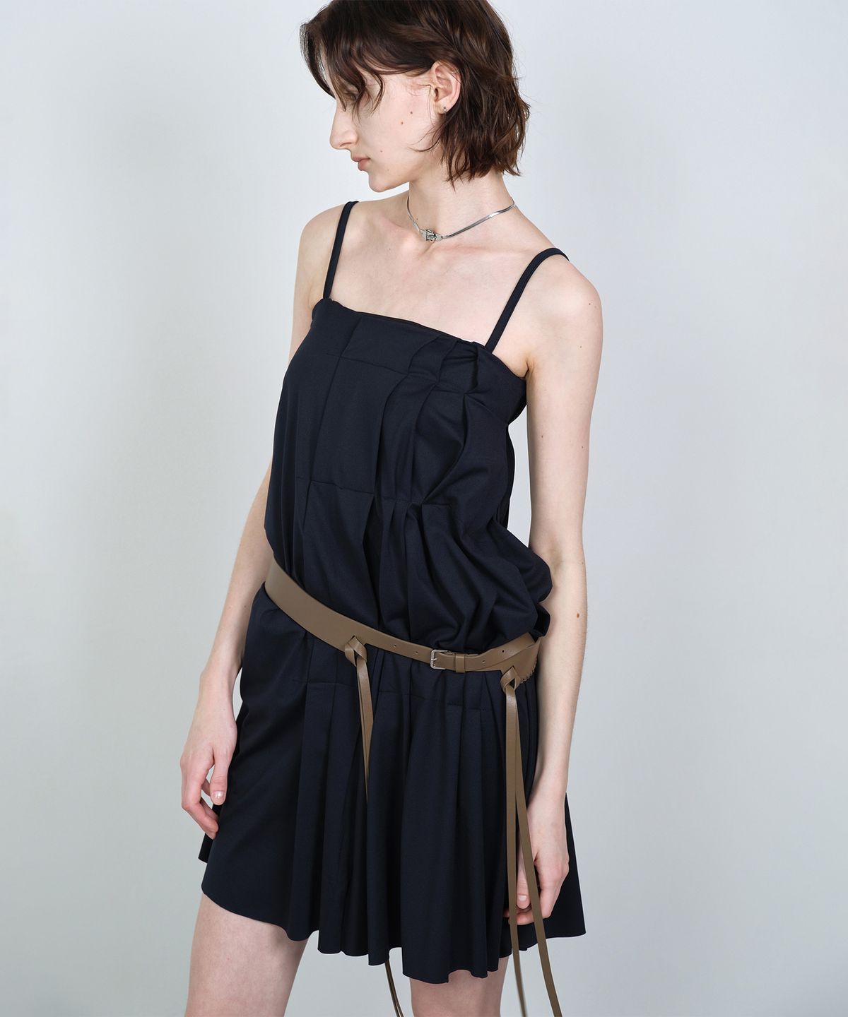 나체(NACHE) FOLDED MINI DRESS BLACK