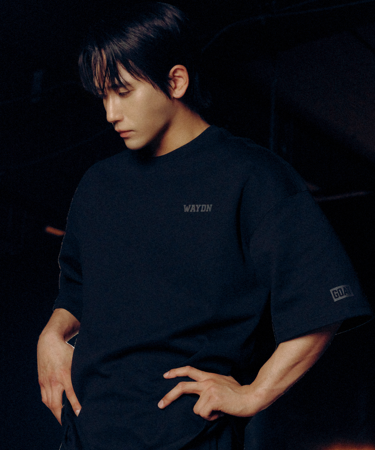 웨이든(WAYDN) [ALI] ALI 오버핏 레터링 숏슬리브 블랙