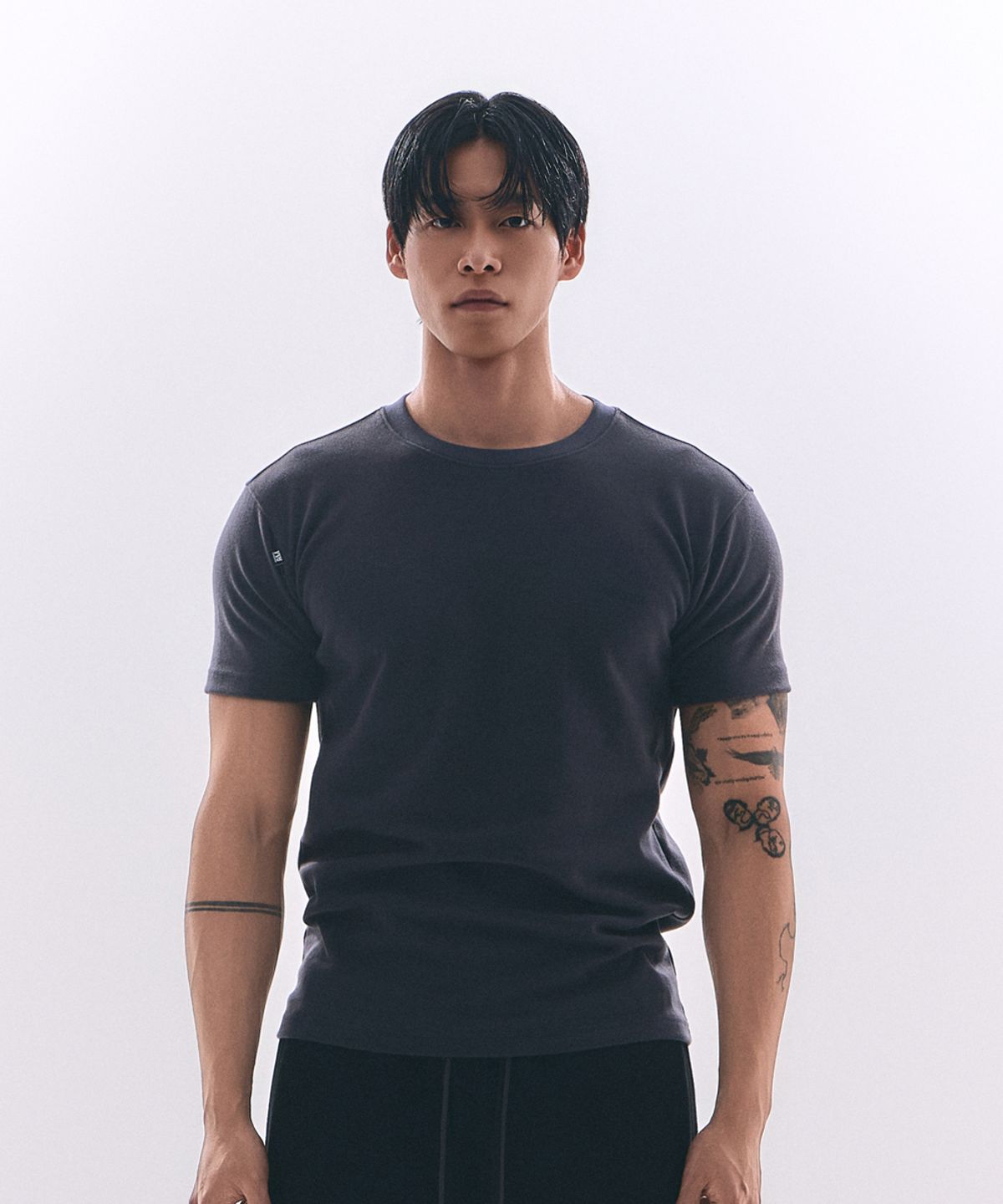 웨이든(WAYDN) [ALI] THE GREATEST 머슬핏 숏 슬리브 차콜