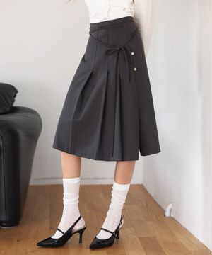 사이드 랩 슬릿 플리츠 스커트