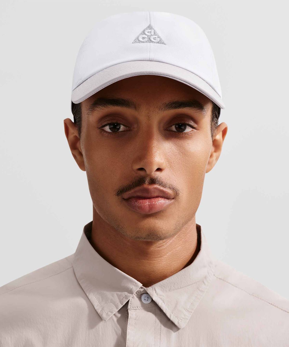 나이키(NIKE) ACG 클럽 언스트럭처 캡 - 포톤 더스트:칼리지 그레이:블랙:포톤 더스트 / IH9256-025