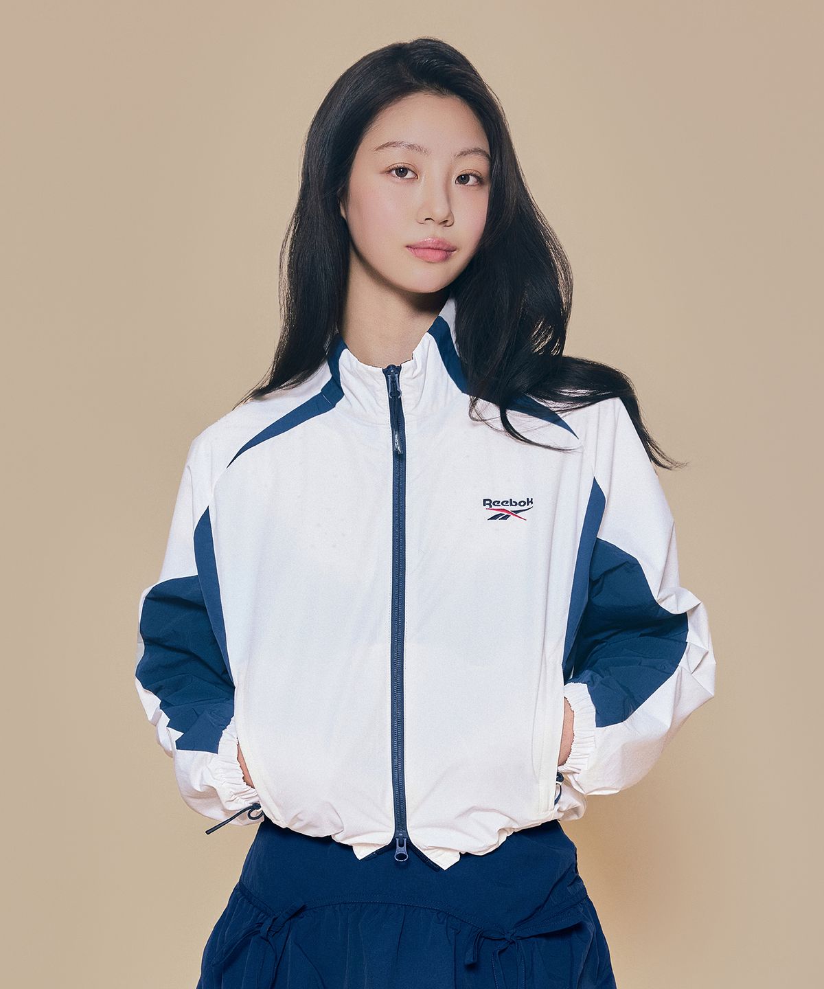 리복(REEBOK) 일립스 크롭 윈드브레이커 v26 (W) - 화이트:네이비