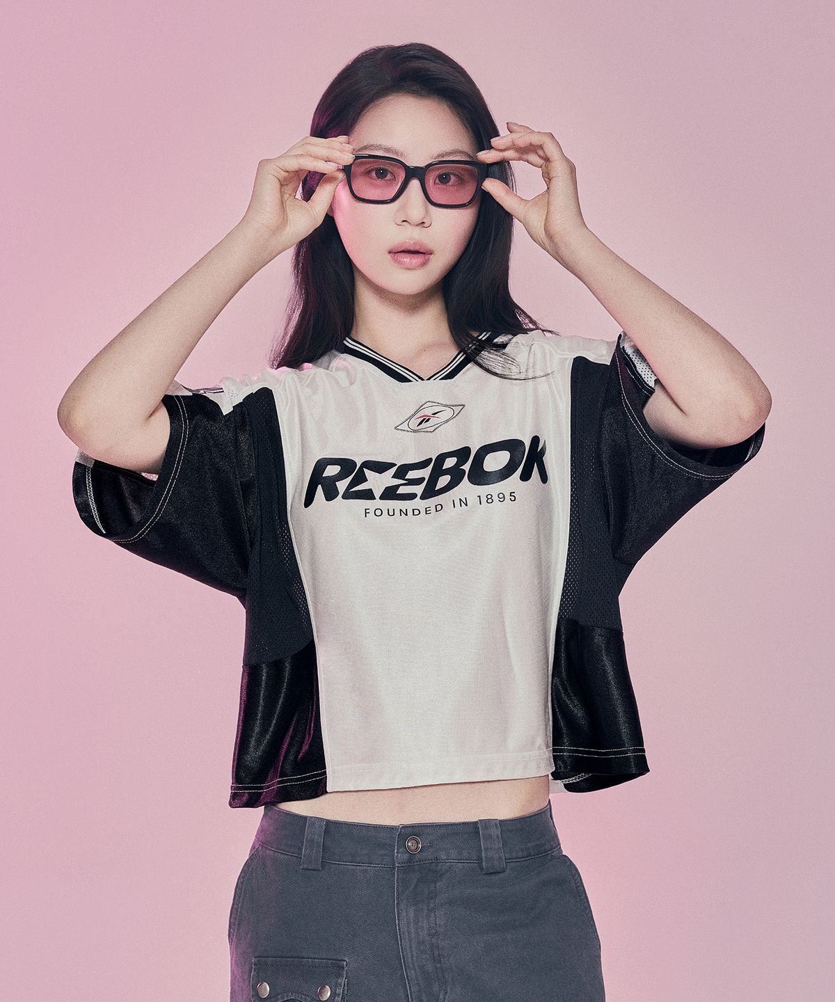 리복(REEBOK) 스포츠 저지 새틴 반팔티 (W) - 화이트
