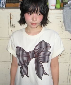 BIG RIBBON APPLIQUE BASIC FIT T SHIRT SOFT YELLOW