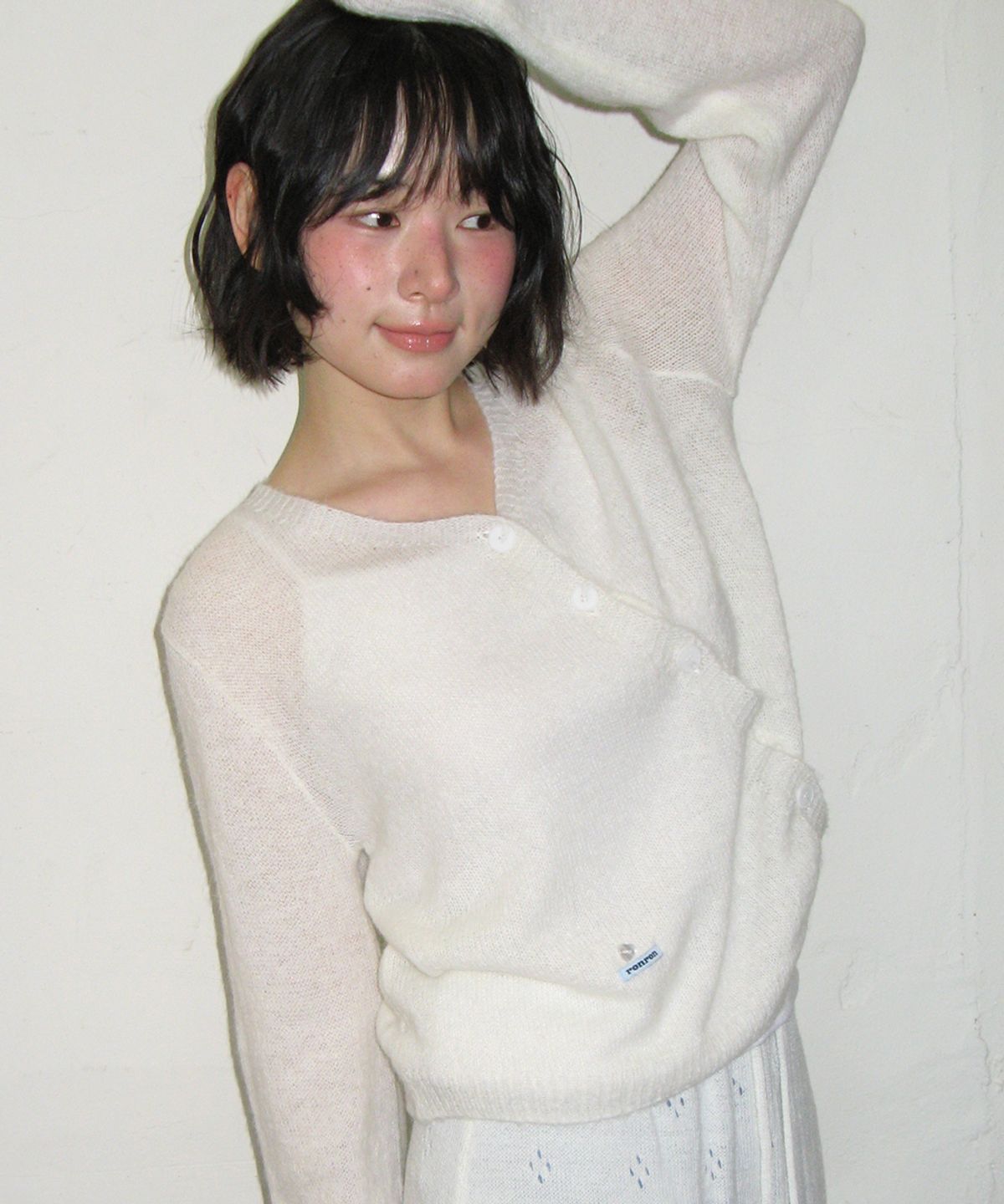 론론(RONRON) MINI LABEL DIAGONAL KNIT CARDIGAN IVORY