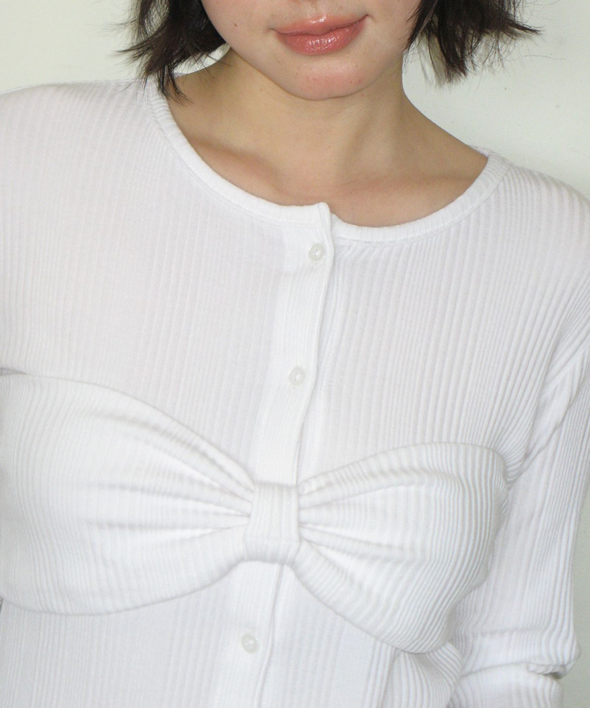 론론(RONRON) KNOT RIBBON SLIM FIT CARDIGAN WHITE