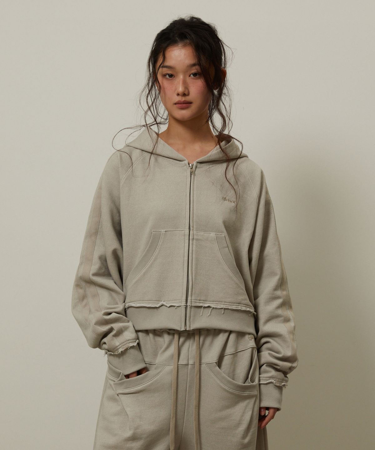 기머(GIMOR) Baggy Distressed Zip-Up Beige