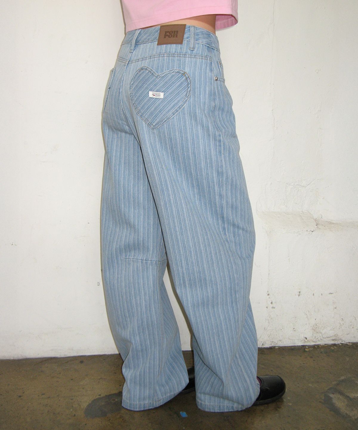 론론(RONRON) STRIPE DENIM WIDE PANTS LIGHT BLUE