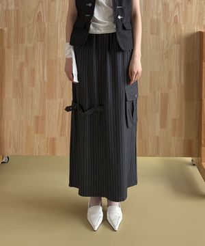 BUTTON STRIPE STRAP MAXI SKIRT / charcoal