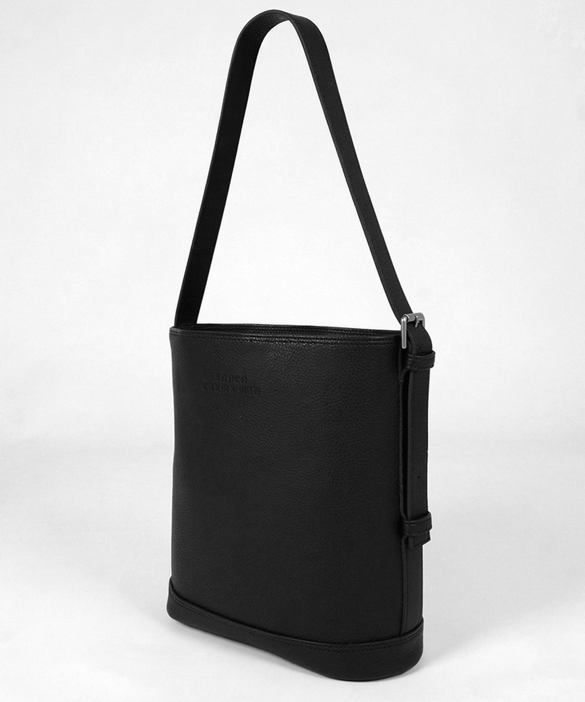 이네크(INNEQ) Alyssa_Embossed Black_lettering