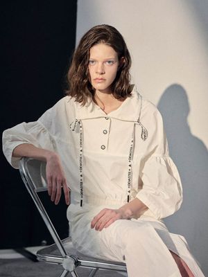 나일론 볼륨 슬리브 스포티 아노락 ESFDVOW05IVR