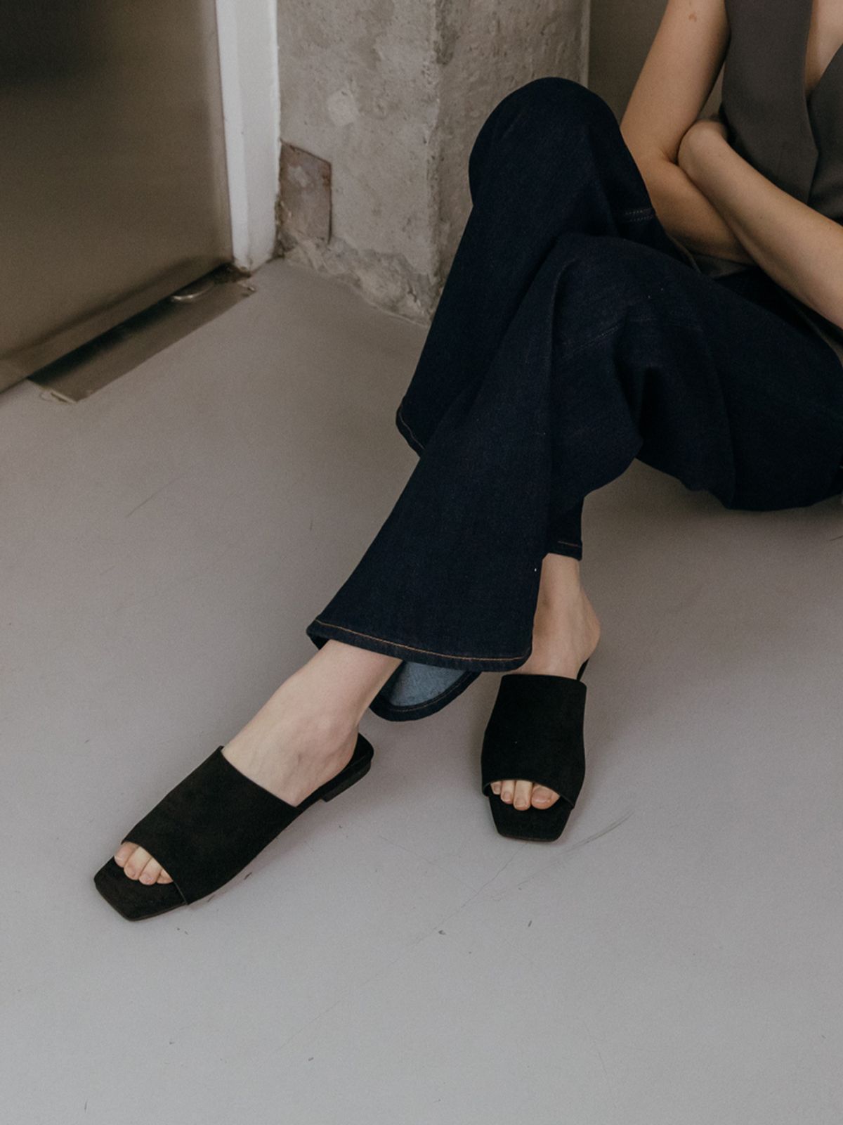 메티에(METIER) me1021 reilly simple square slipper 레일리 스퀘어 심플라인 스웨이드 슬리퍼_2color