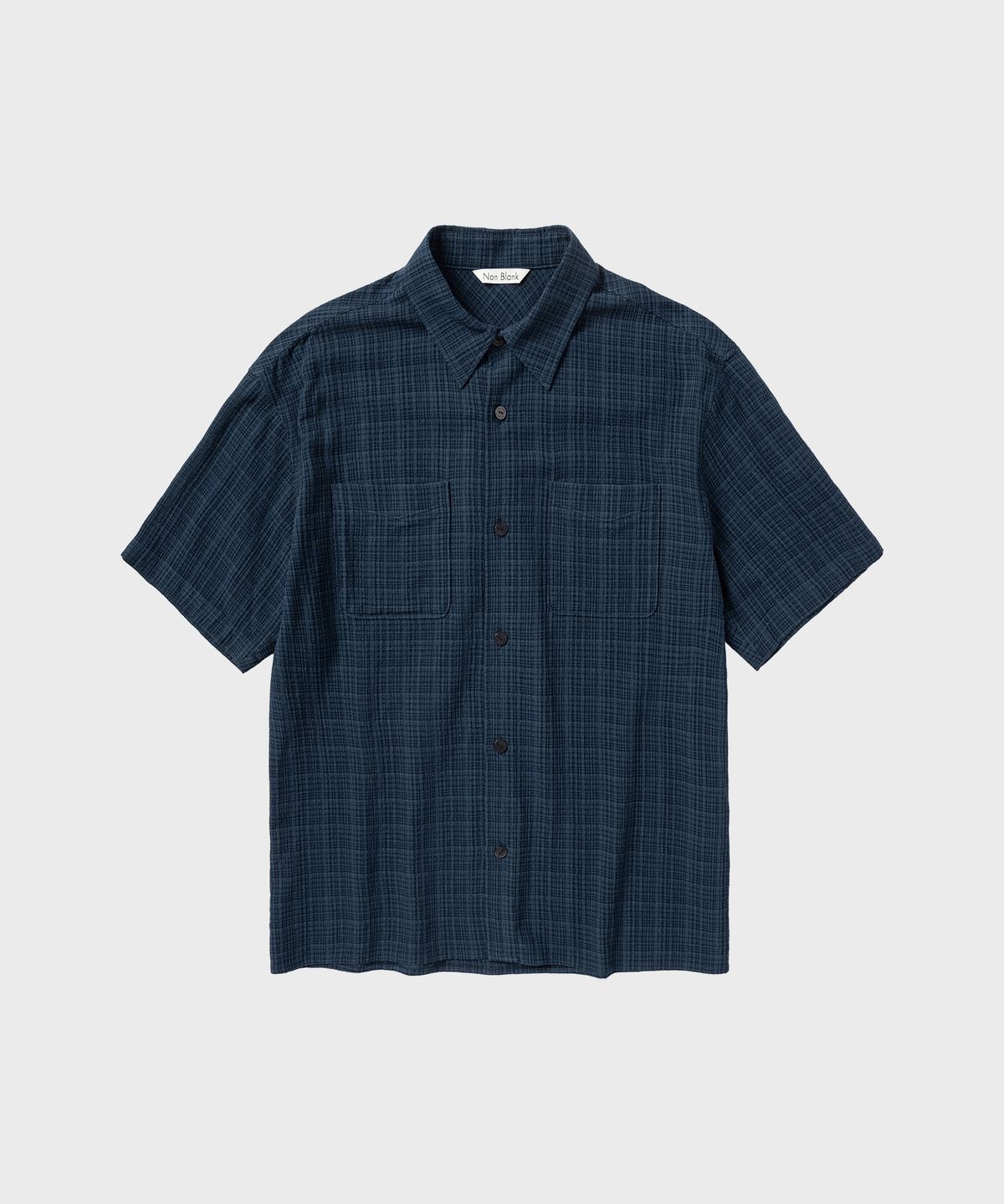 넌블랭크(NONBLANK) 일레귤러 윈도우 체크 크롭 HS 셔츠_DARK BLUE