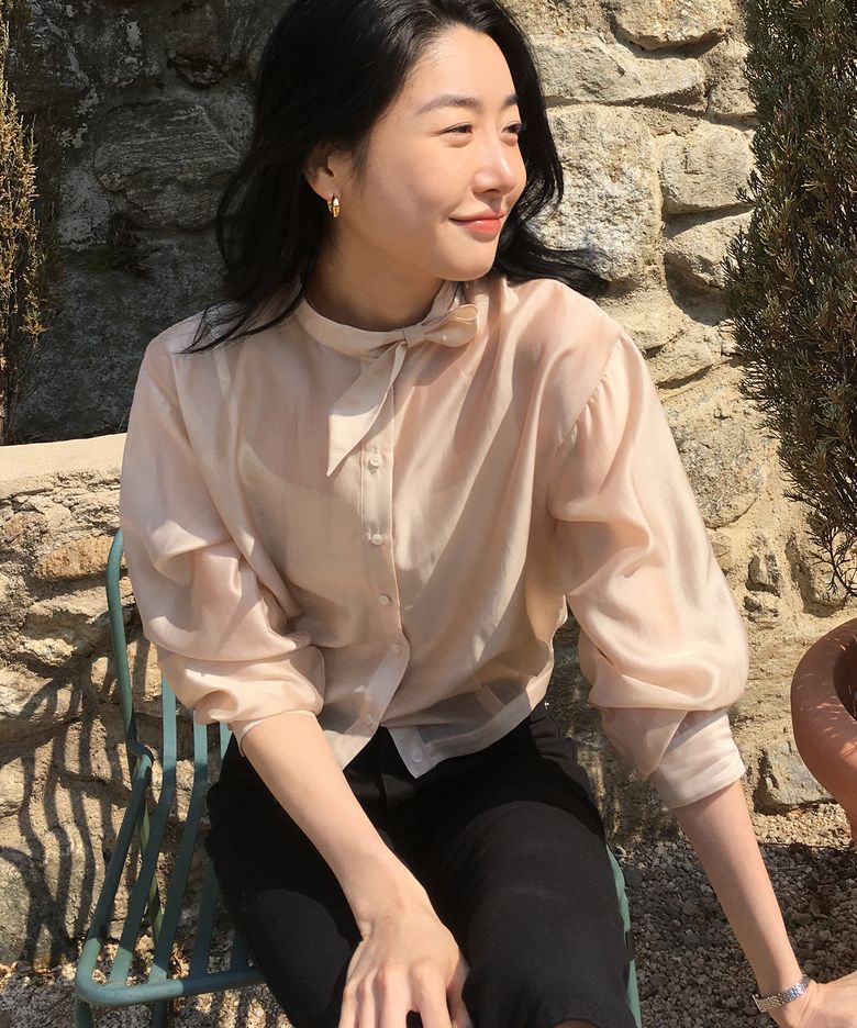 랭피드 블라우스-베이지