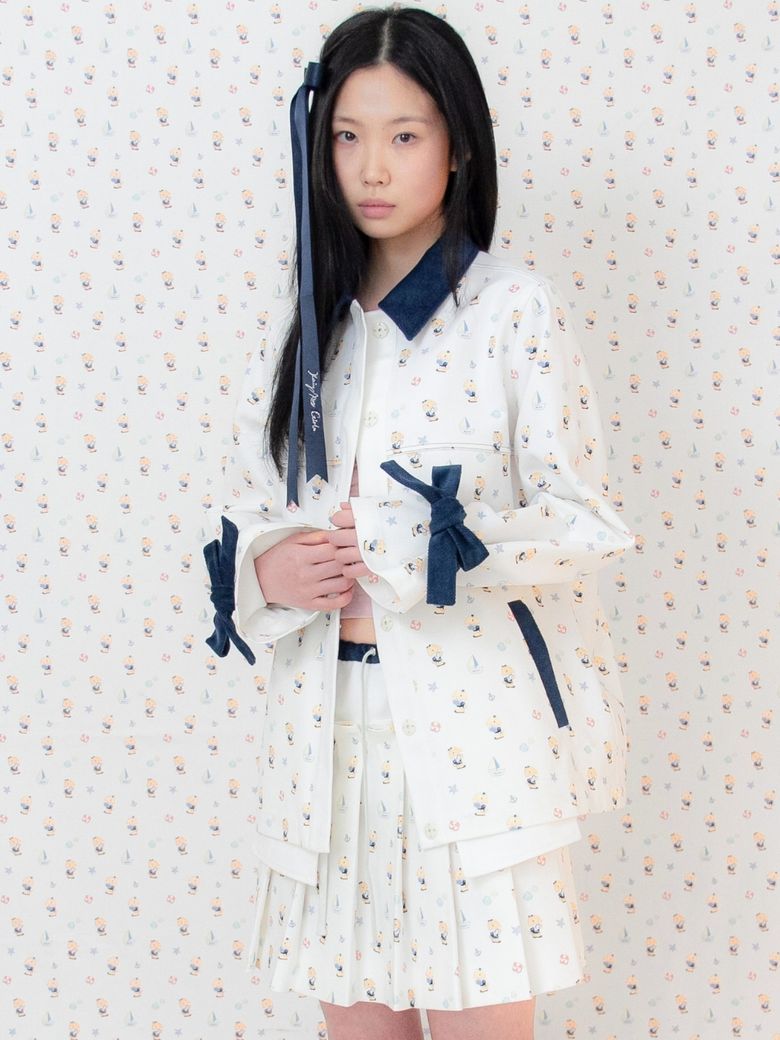 Rabbit full of nautical ballads pleated skirt white