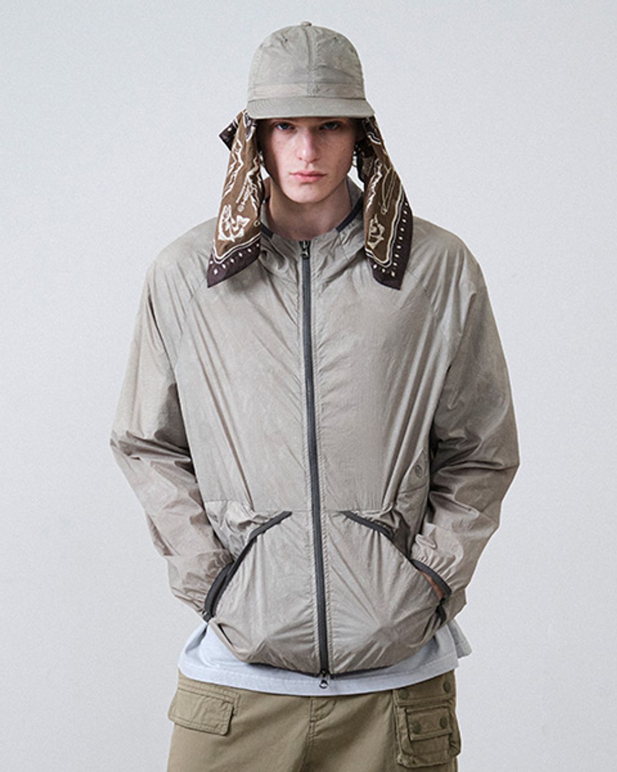 힐리먼트(HELEMENT) 몽블랑 패커블 바람막이 (GREY)