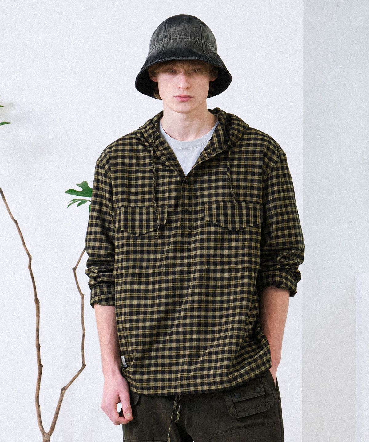 힐리먼트(HELEMENT) 어반 플레이드 아노락 (KHAKI)