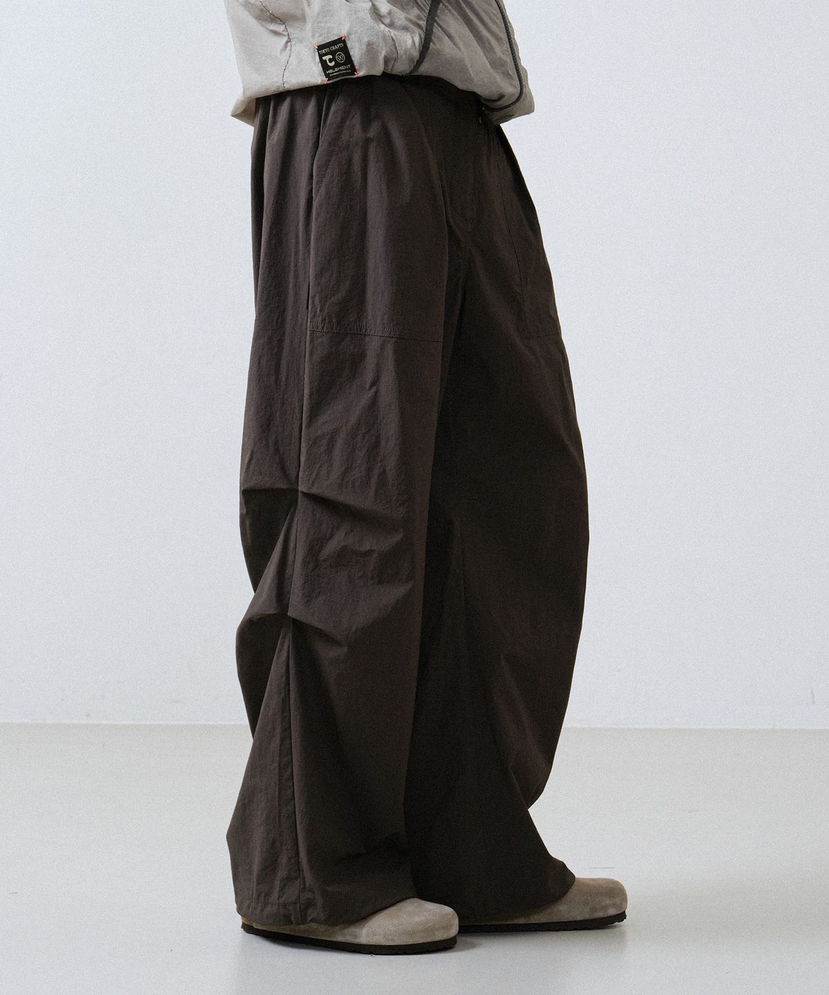 힐리먼트(HELEMENT) 여성 브리즈 셔링 팬츠 (BROWN)