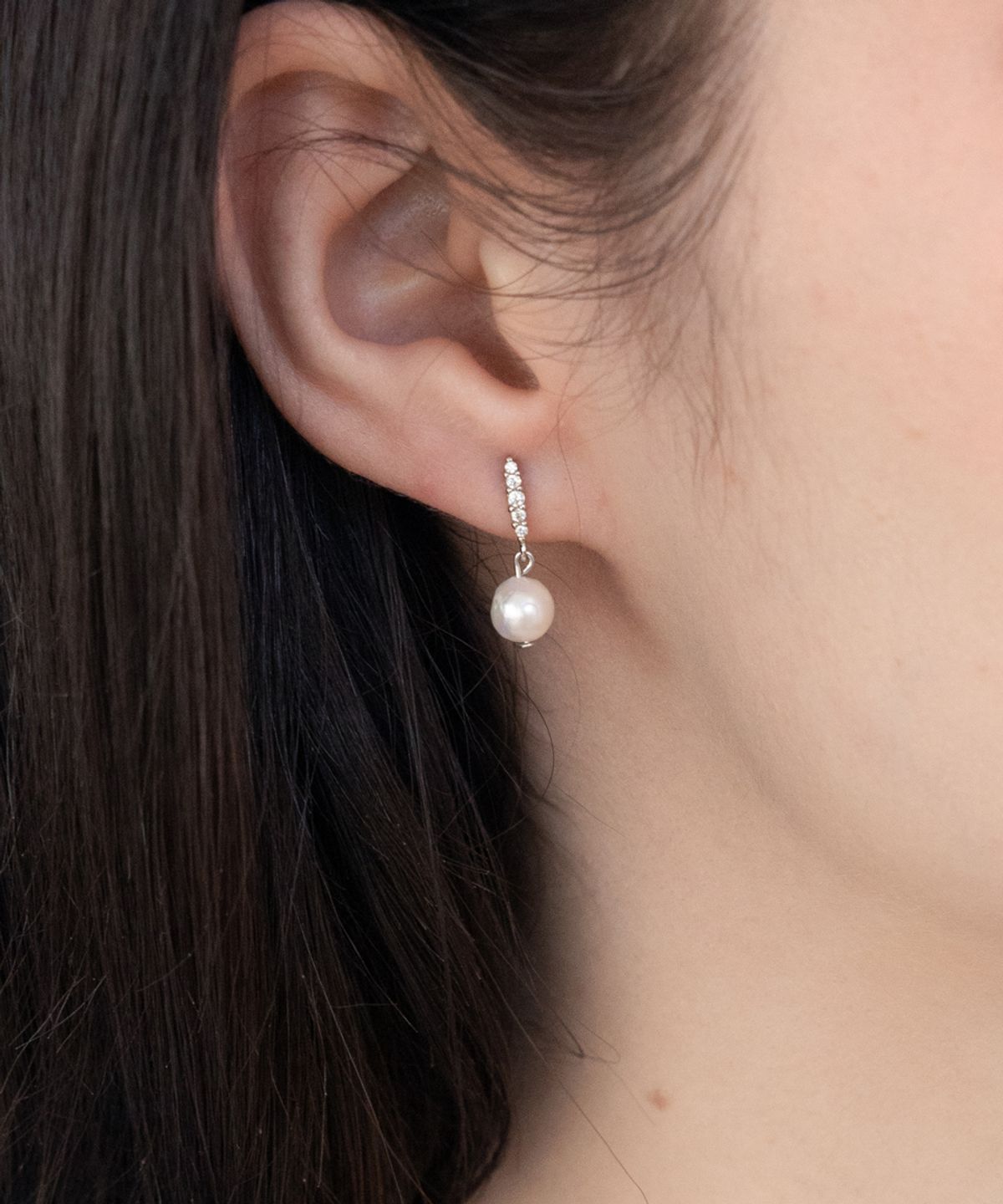 메리모티브(MERRYMOTIVE) Cubic bar drop pearl earring